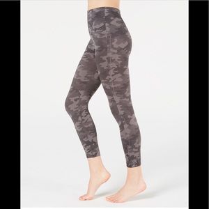 SPANX cropped printed lamb seamless leggings